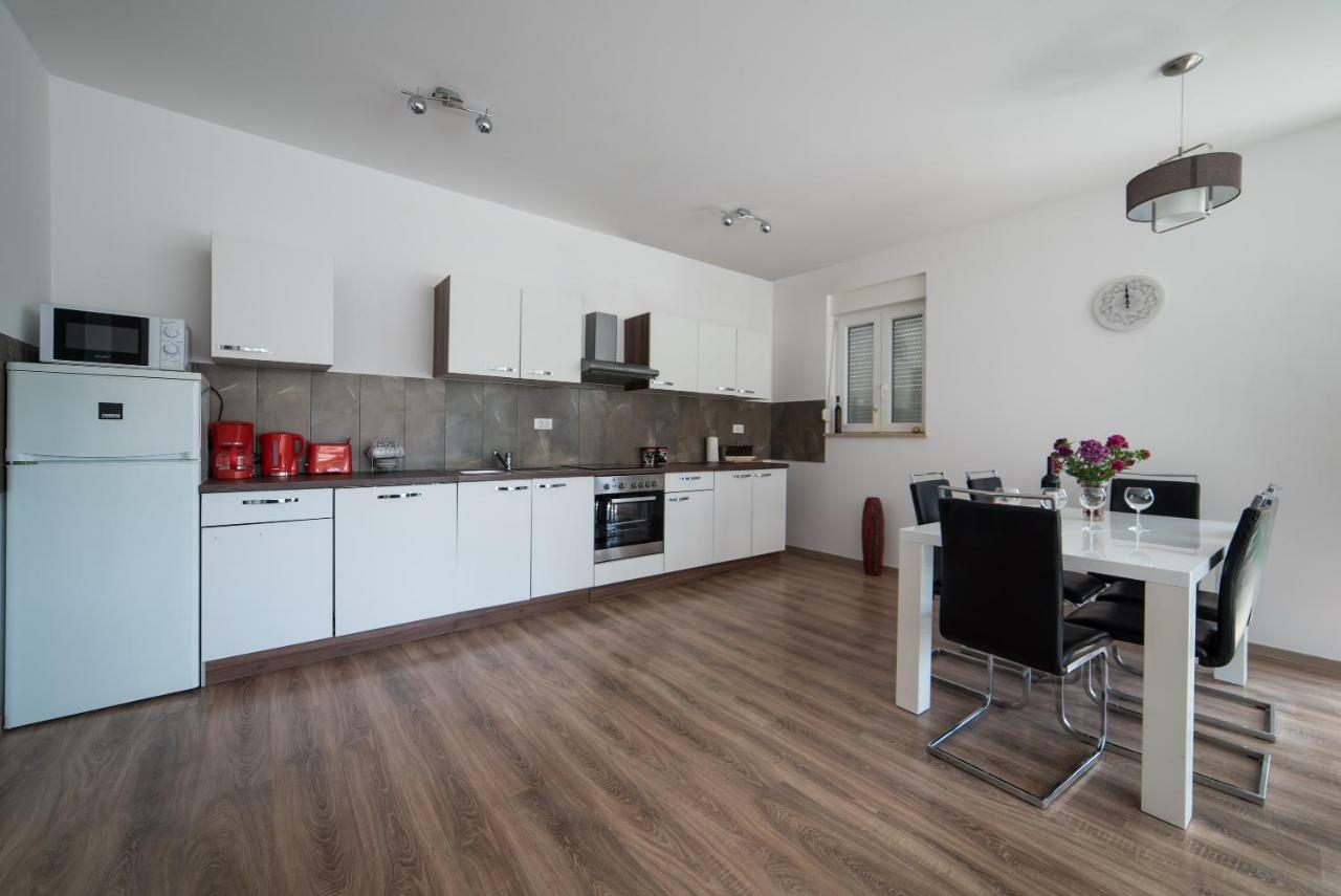 De Luxe Apartment Mediteran 1**** 扎通 外观 照片